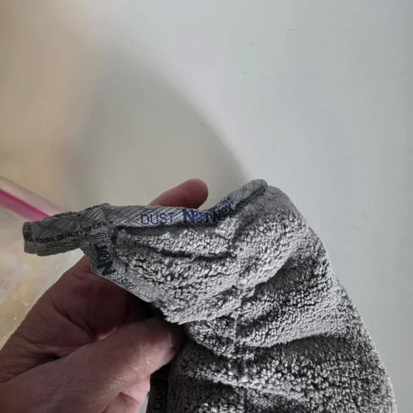 EUC Norwex Dust Mitt - Picture 2 of 5